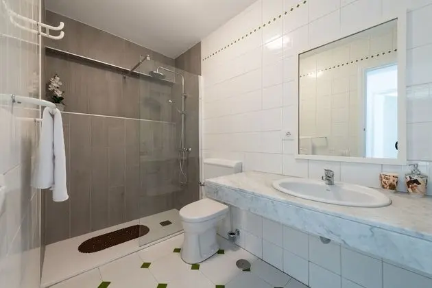 Bungalov, 2 Yatak Odası, Teras, Havuz Manzaralı
