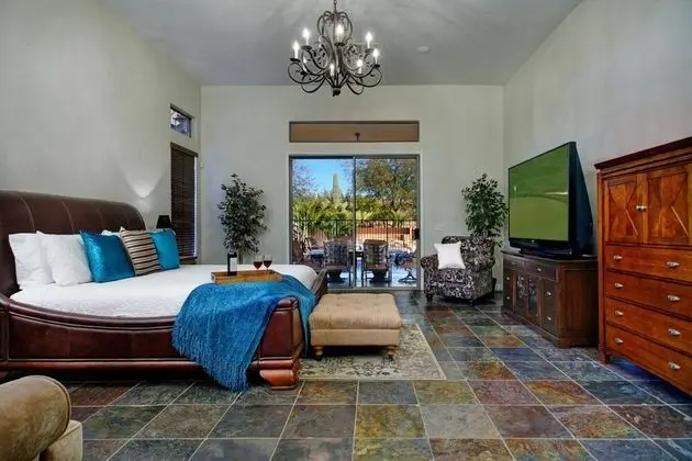 Ev (6 Bedrooms)