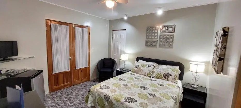 Deluxe Tek Büyük veya İki Ayrı Yataklı Oda, Sigara İçilmez, Avlu Manzaralı