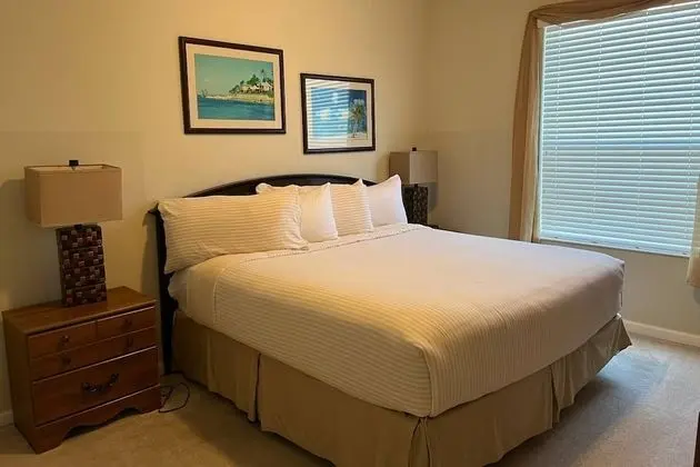 Daire (4114 Vista Cay)