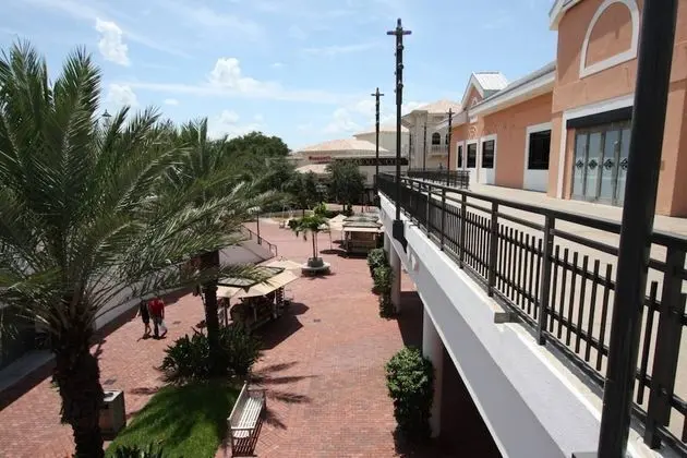 Daire (4114 Vista Cay)