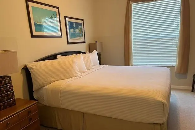 Daire (4114 Vista Cay)