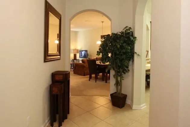 Daire (4114 Vista Cay)