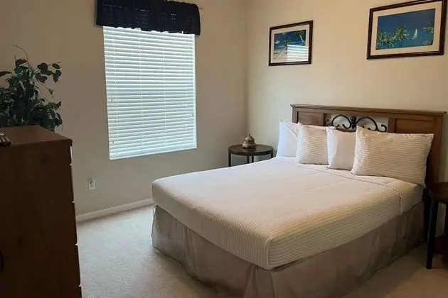 Daire (4114 Vista Cay)