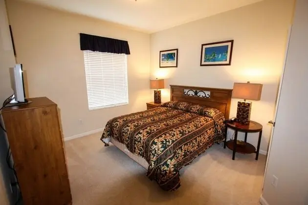 Daire (4114 Vista Cay)
