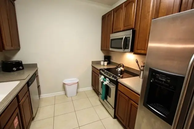 Daire (4114 Vista Cay)