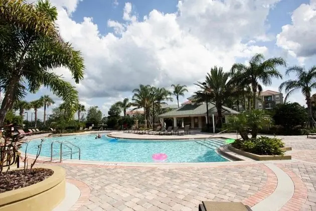 Daire (4114 Vista Cay)