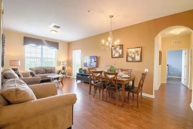Daire (4126 Vista Cay)