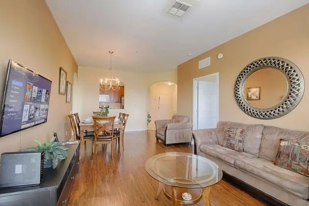 Daire (4126 Vista Cay)