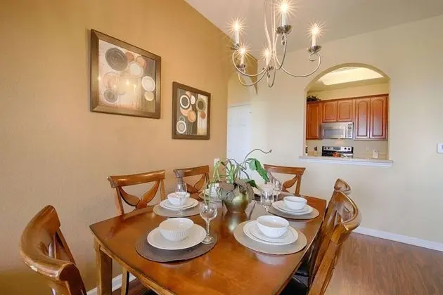 Daire (4126 Vista Cay)