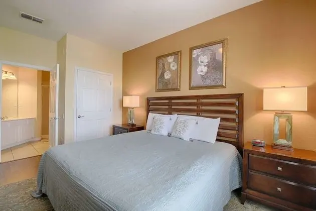 Daire (4126 Vista Cay)