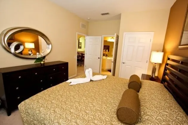 Daire (4126 Vista Cay)