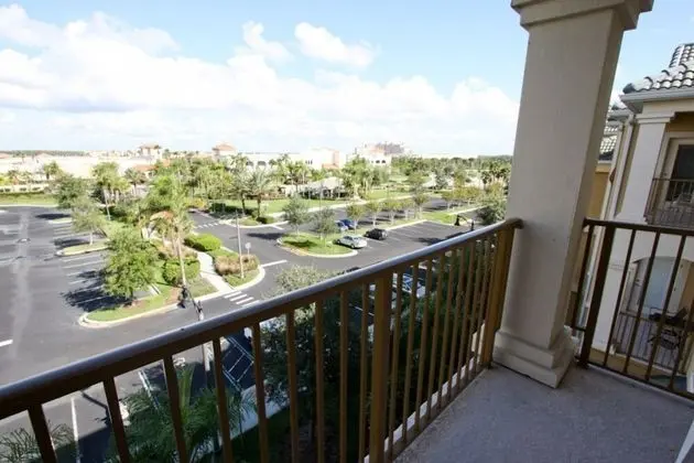 Daire (4126 Vista Cay)
