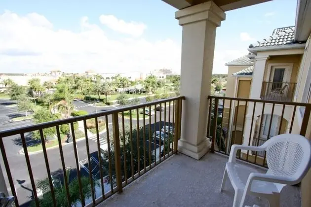 Daire (4126 Vista Cay)