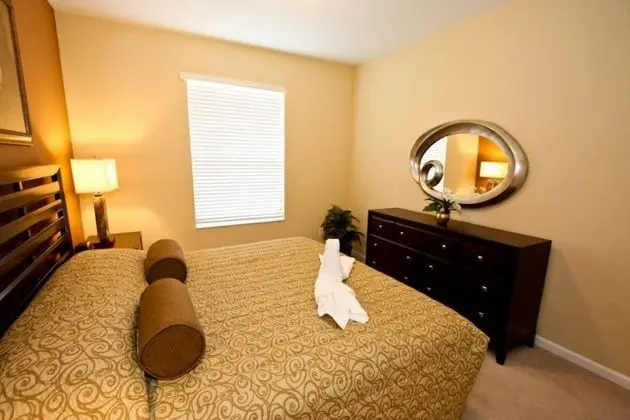 Daire (4126 Vista Cay)