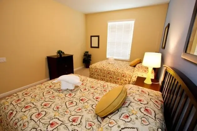 Daire (4126 Vista Cay)