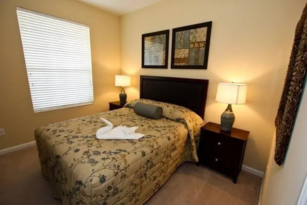 Daire (4126 Vista Cay)