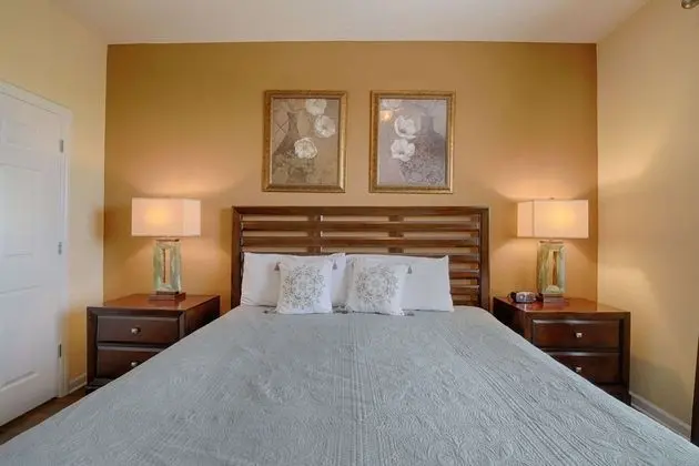 Daire (4126 Vista Cay)