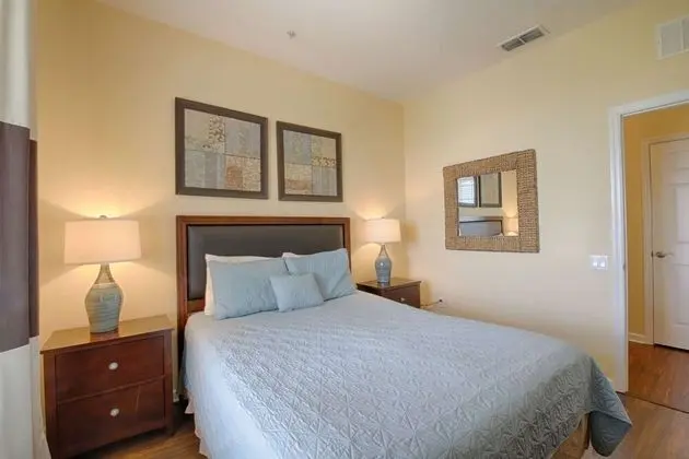 Daire (4126 Vista Cay)