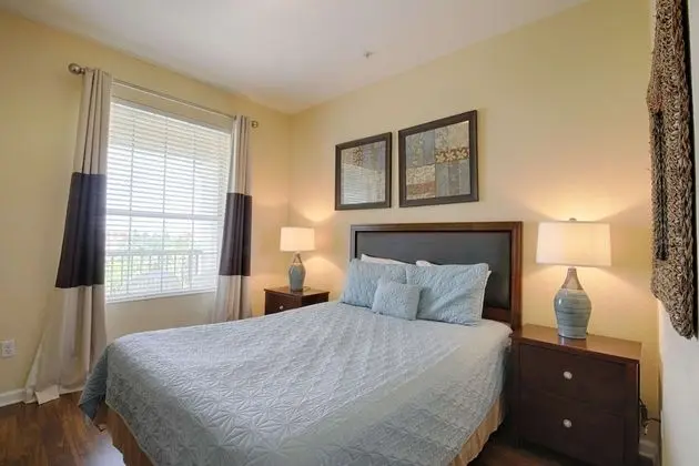 Daire (4126 Vista Cay)