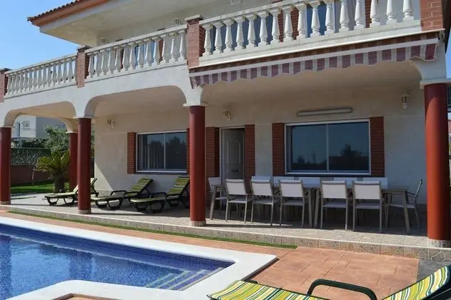 Family Villa, Birden Çok Yatak Odası, Kişiye Özel Havuzlu