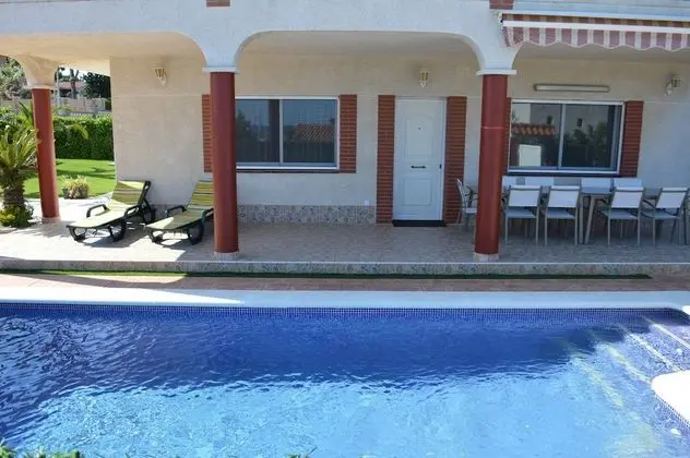 Family Villa, Birden Çok Yatak Odası, Kişiye Özel Havuzlu