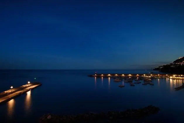 Deluxe Tek Büyük Yataklı Oda, Deniz Manzaralı