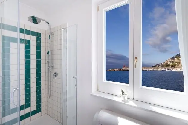 Deluxe Tek Büyük Yataklı Oda, Deniz Manzaralı