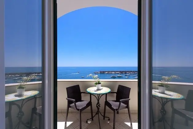 Superior Tek Büyük Yataklı Oda, Deniz Manzaralı