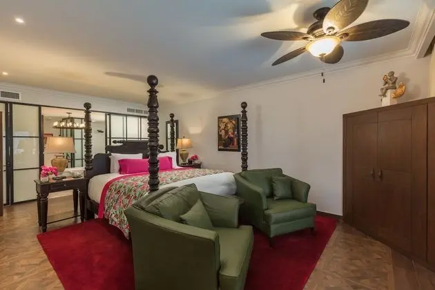 One Bedroom Ocean Vista Suite