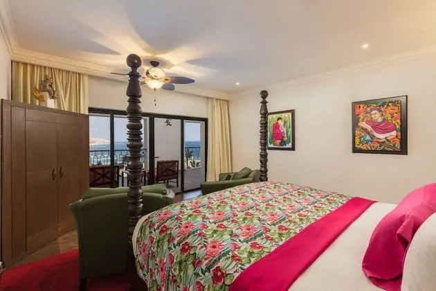 One Bedroom Ocean Vista Suite