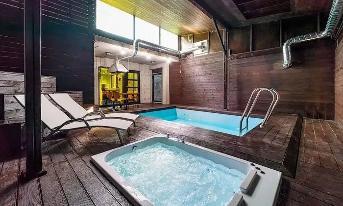 Encore/Venetian/New York New York - Warm Pool & Run of the House