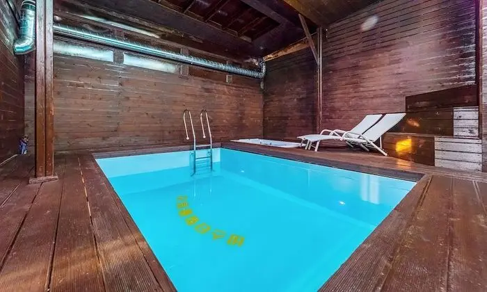 Encore/Venetian/New York New York - Warm Pool & Run of the House