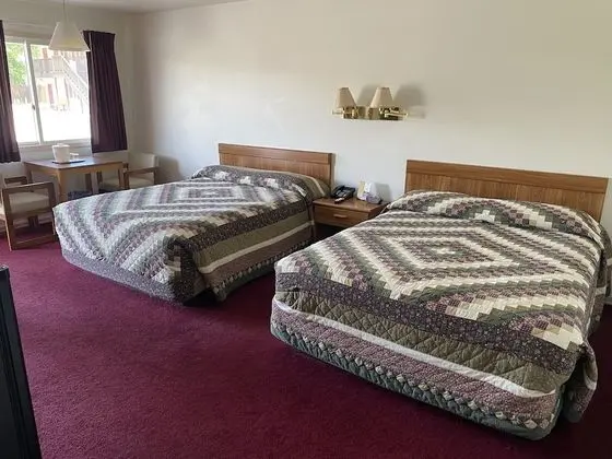 Basic Tek Büyük Yataklı Oda