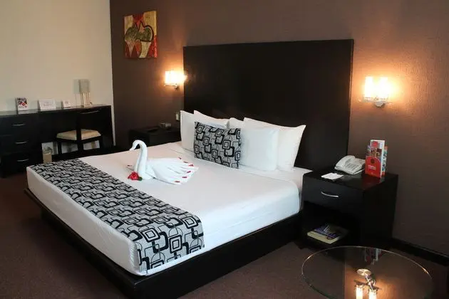 1 Çift ​​kişilik Yatak King Size Bed