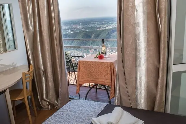 Standard Tek Büyük veya İki Ayrı Yataklı Oda