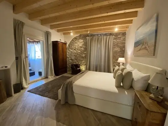 Tek Büyük Yataklı Oda (Le Bore)