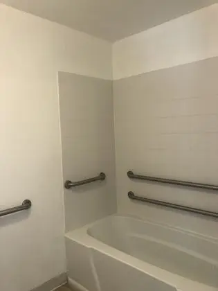 Basic Tek Büyük Yataklı Oda