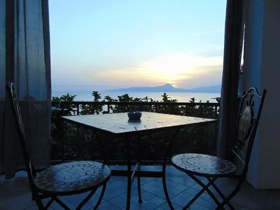 Üç Kişilik Oda, Teras, Deniz Manzaralı