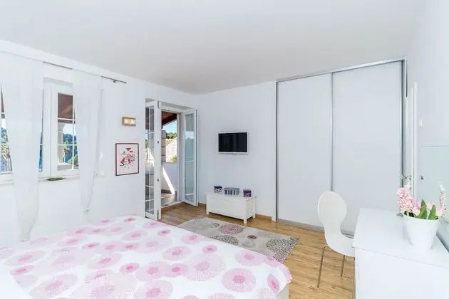 Villa (Four Bedroom House with Terrace)