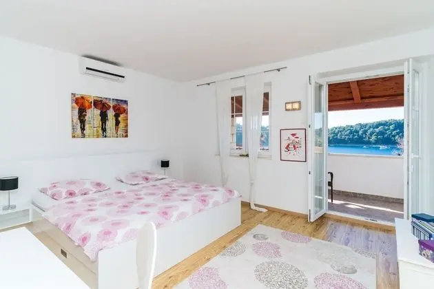 Villa (Four Bedroom House with Terrace)