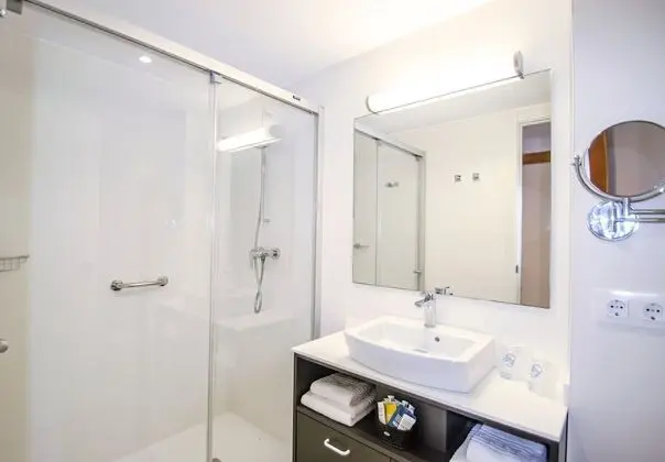 Tek Büyük Yataklı Oda, Balkon
