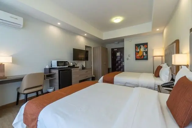 Deluxe Tek Büyük Yataklı Oda, 2 Çift Kişilik Yatak, Balkon, Şehir Manzaralı