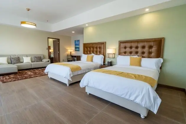 Junior Süit, Havuz Kullanımı, Şehir Manzaralı