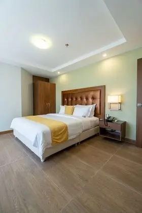 Junior Süit, Havuz Kullanımı, Şehir Manzaralı