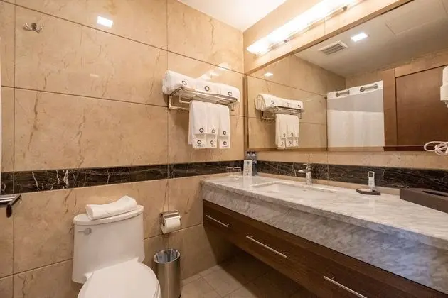Junior Süit, Havuz Kullanımı, Şehir Manzaralı