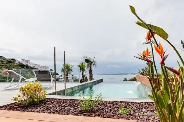 Apart Daire, 3 Yatak Odası, Kişiye Özel Havuzlu, Deniz Manzaralı (Ref. 042)