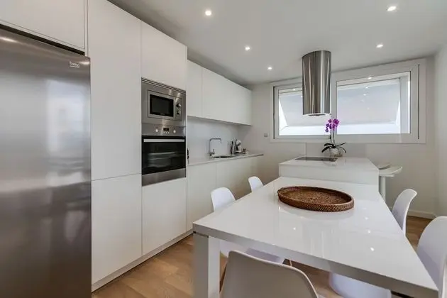 Apart Daire, 3 Yatak Odası, Kişiye Özel Havuzlu, Deniz Manzaralı (Ref. 042)