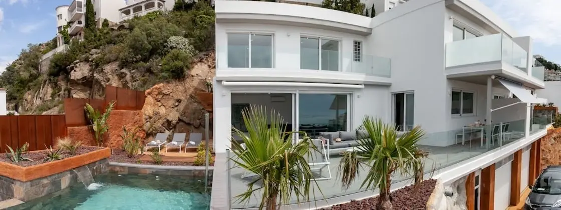 Apart Daire, 3 Yatak Odası, Kişiye Özel Havuzlu, Deniz Manzaralı (Ref. 042)