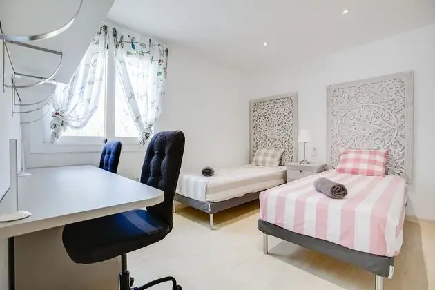 Apart Daire, 2 Yatak Odası, Deniz Manzaralı (Ref. 004)